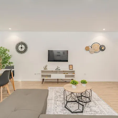 Santiago Alpine Escape Гаула