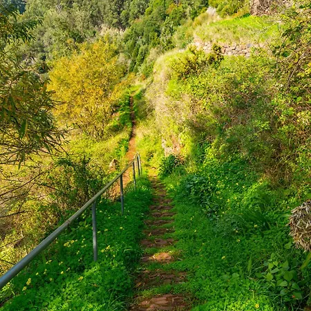 Santiago Alpine Escape Гаула