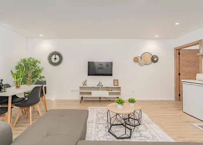 Santiago Alpine Escape Гаула